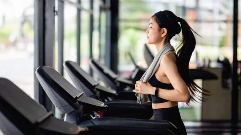 6 Best Incline Treadmills for an Effective Workout | Buying Guide Included